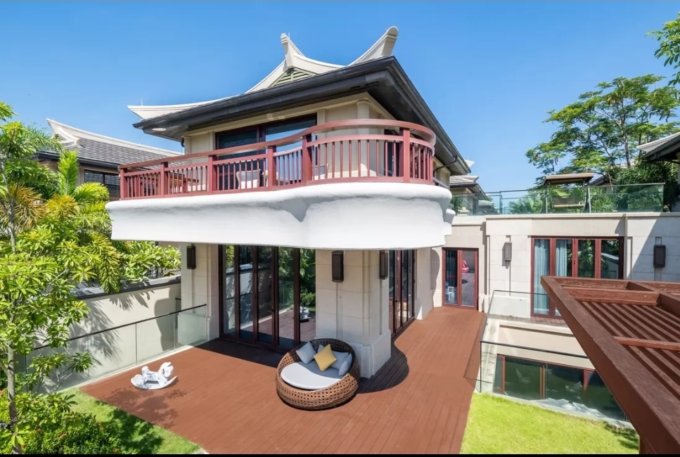 HATANG BAY | 300m² Private Villa Retreat · An Oasis of Oceanfront Splendor